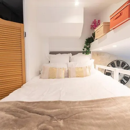 Duplex Parisien En Face Metro13 *