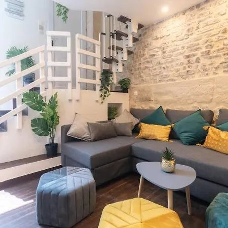 Apartment Duplex Parisien En Face Metro13 Paris