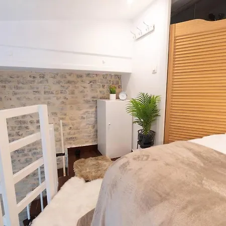 Duplex Parisien En Face Metro13 * Paris