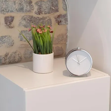 Duplex Parisien En Face Metro13 Paris