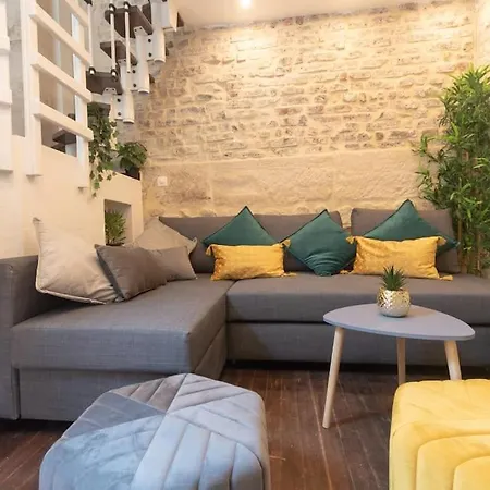 Duplex Parisien En Face Metro13 Apartment Paris