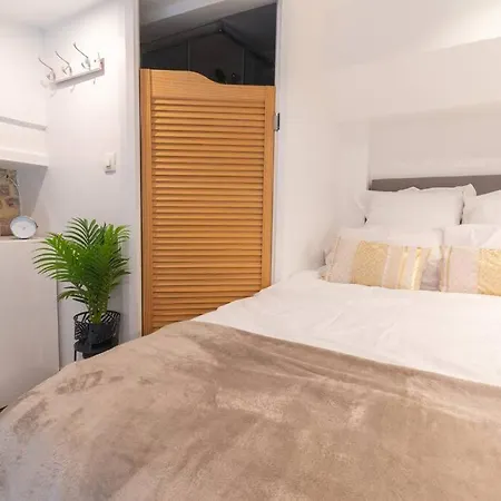 Lejlighed Duplex Parisien En Face Metro13 Paris