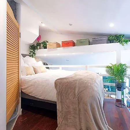 Duplex Parisien En Face Metro13 Διαμέρισμα *