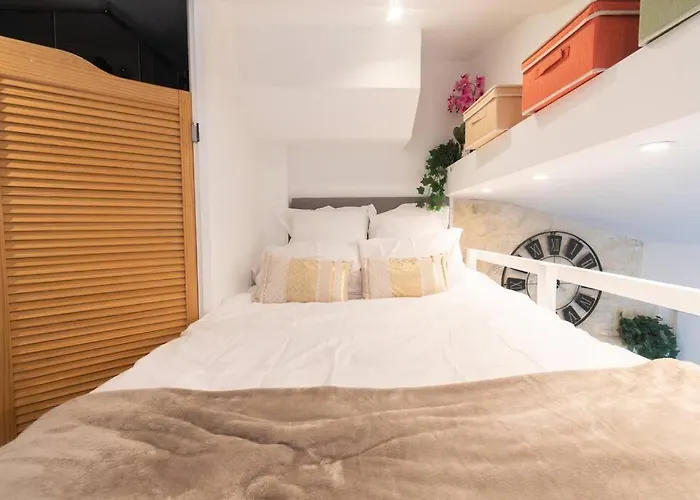 Duplex Parisien En Face Metro13 *