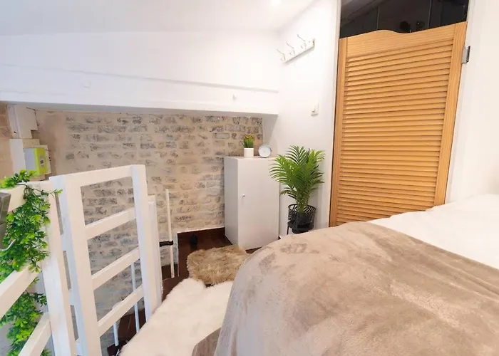 Duplex Parisien En Face Metro13 * פריז