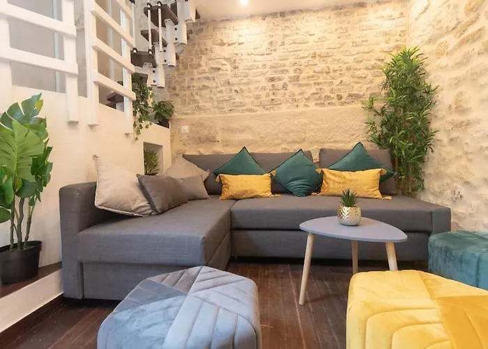 Duplex Parisien En Face Metro13 דירה פריז
