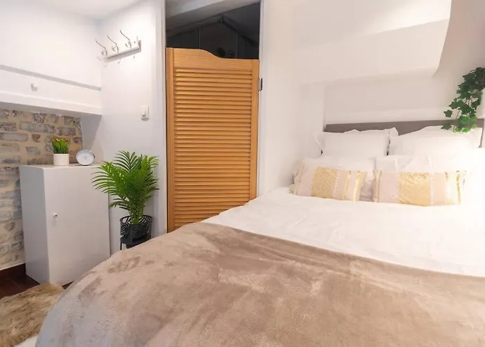 דירה Duplex Parisien En Face Metro13 פריז